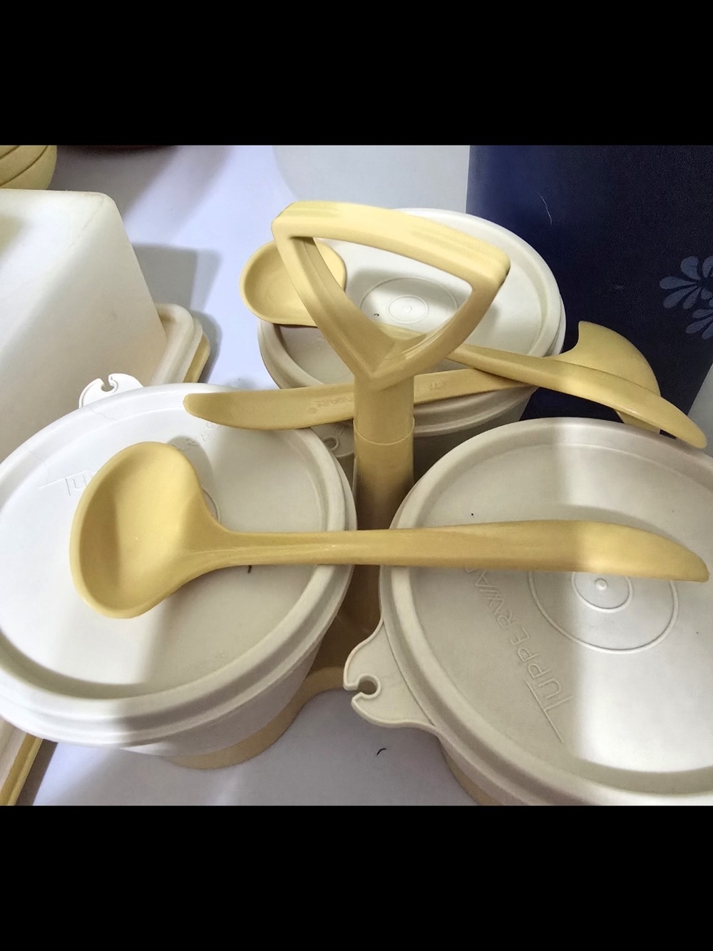 Tupperware Cream and Yellow 3-Section Serving Caddy with Yellow Ladles